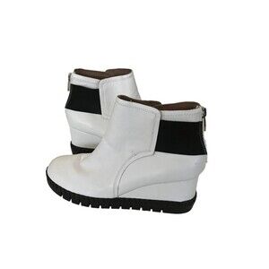 J RENEE Nagetta Bootie White Leather Ankle Boots Zip Back Wedge Heel Black Soles